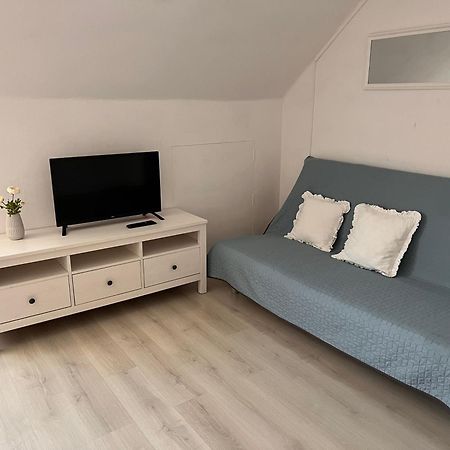 Pacsirta Apartman Grand Еґер Екстер'єр фото