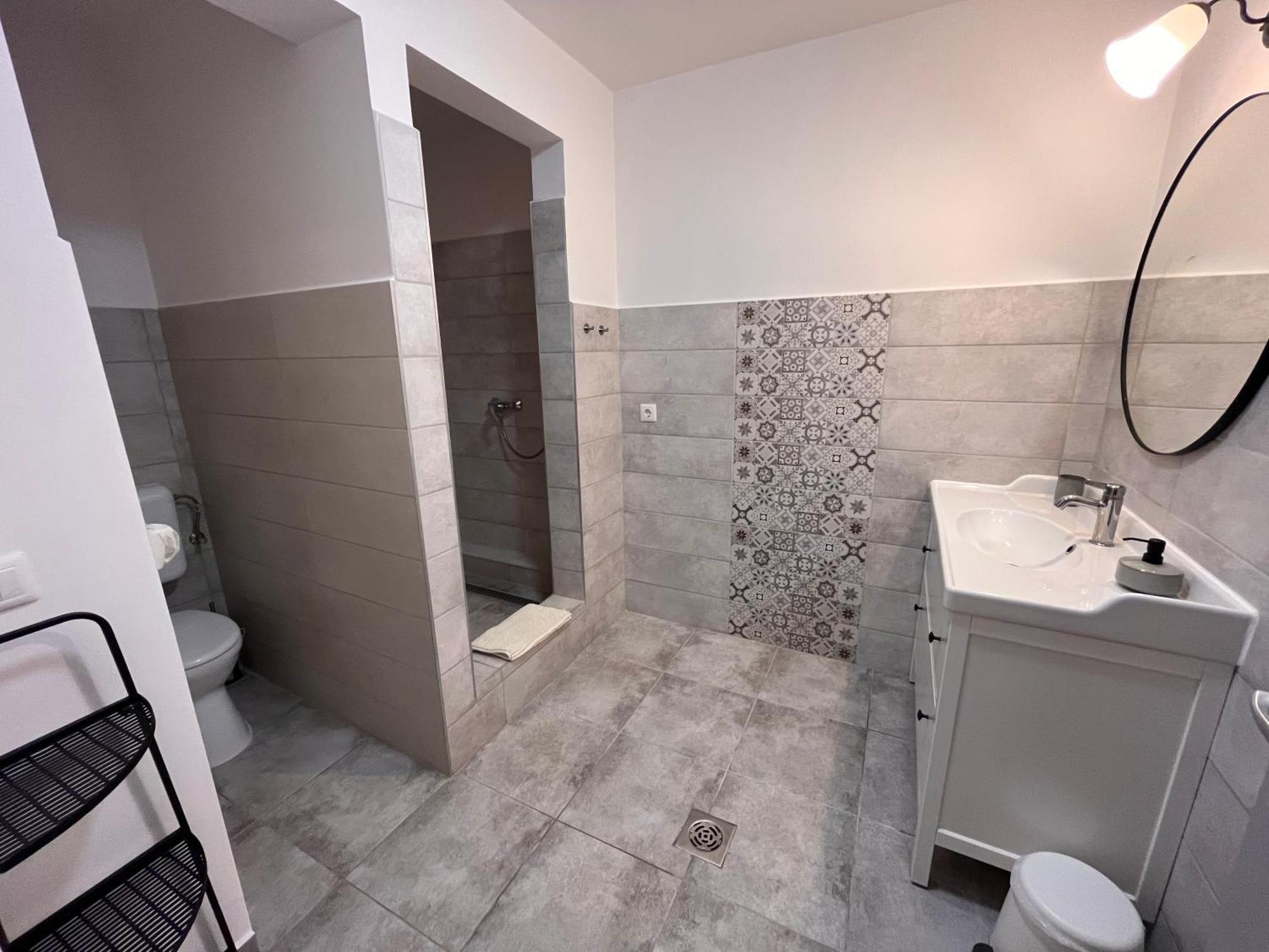 Pacsirta Apartman Grand Еґер Екстер'єр фото